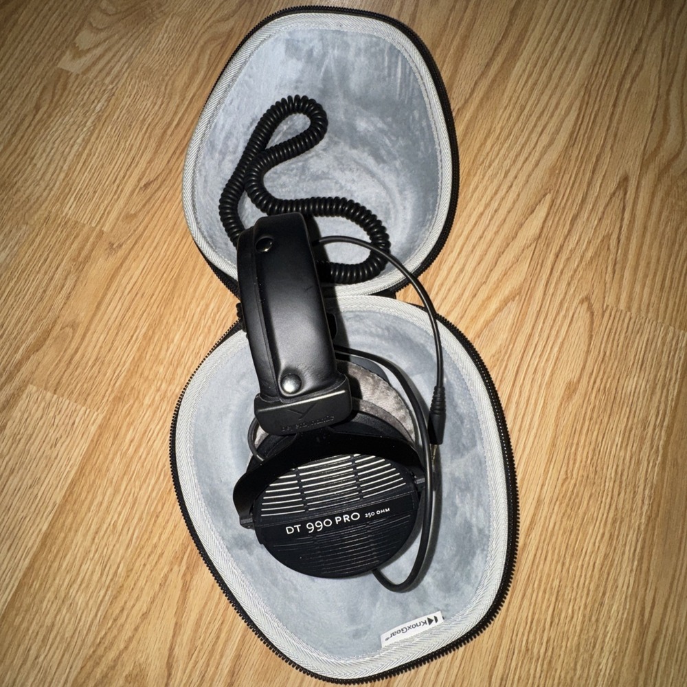 Beyerdynamic DT 990 PRO 250 OHM Studio Headphones With Hard Case